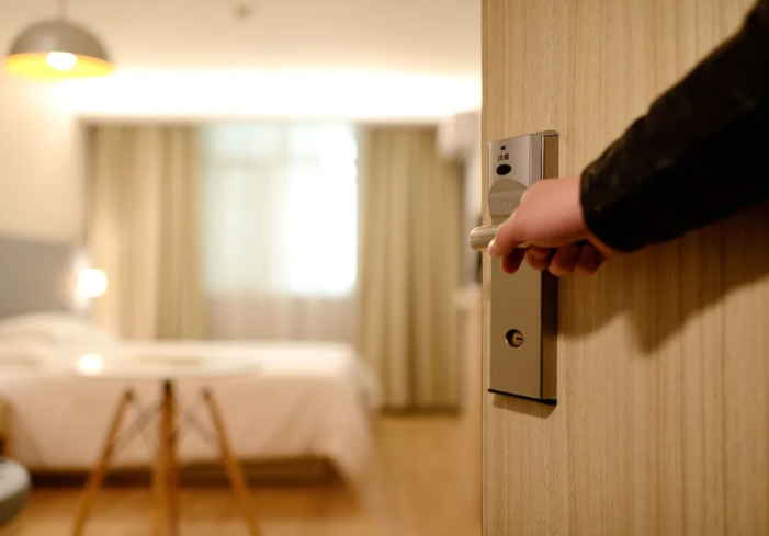 Tips to find a good deal hotel